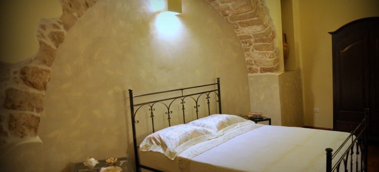 Hotel La Pietra Antica:  CAROVIGNO - BRINDISI