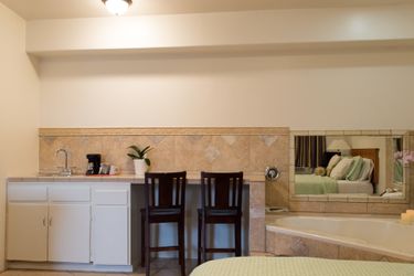 Casa Del Sol:  CARPINTERIA (CA)