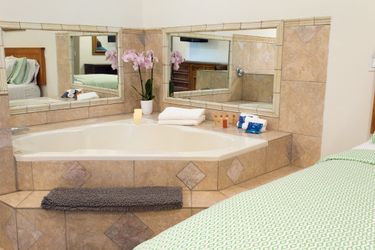 Casa Del Sol:  CARPINTERIA (CA)