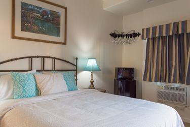 Casa Del Sol:  CARPINTERIA (CA)