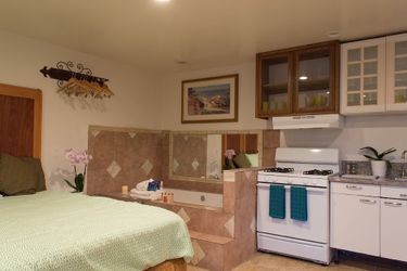 Casa Del Sol:  CARPINTERIA (CA)