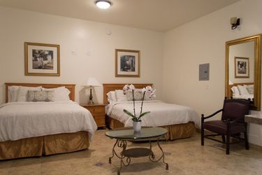 Casa Del Sol:  CARPINTERIA (CA)