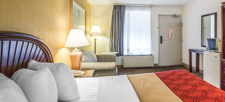 Hotel Econo Lodge Inn & Suites:  CARROLLTON (GA)