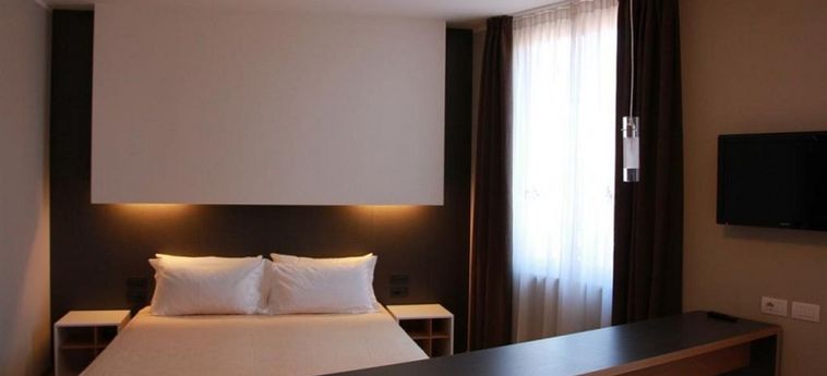 Hotel Osteria Della Pista:  CASORATE SEMPIONE - VARESE
