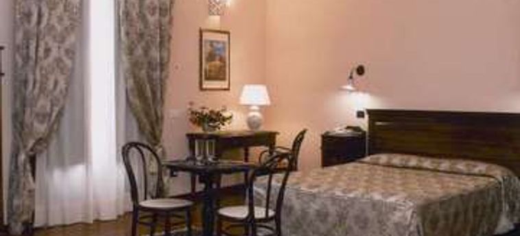 Hotel La Piazzetta:  CASTELLAMMARE DEL GOLFO - TRAPANI