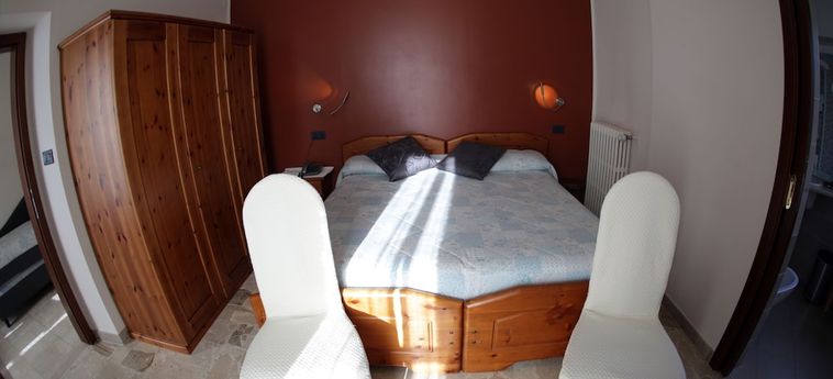 Hotel Aurora:  CASTIONE DELLA PRESOLANA - BERGAMO