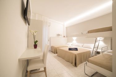 Hotel Ambra Cattolica - Rimini: Photo 