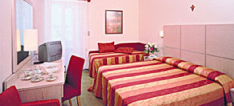 Hotel Cristina Corona:  CATTOLICA - RIMINI