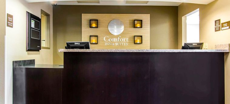 Hotel COMFORT INN AND SUITES