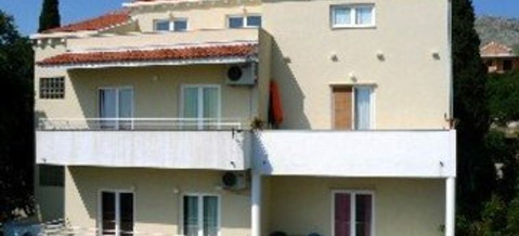 Apartments Zecevic:  CAVTAT - DALMACIA