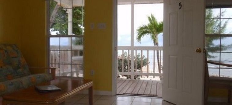 Hotel Paradise Villas:  CAYMAN ISLANDS