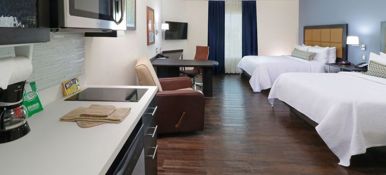 Hotel Candlewood Suites Celaya:  CELAYA