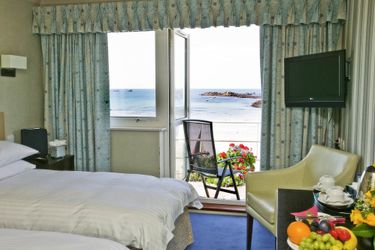 Hotel Cobo Bay:  CHANNEL ISLANDS