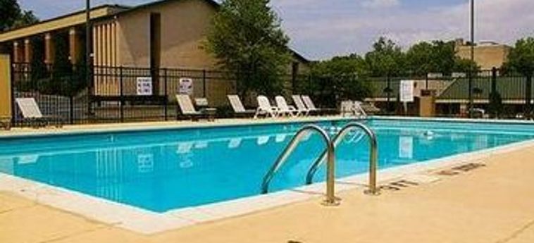 Hotel Mart Inn And Suites:  CHARLOTTE (NC)