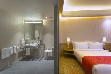 Hotel Holiday Inn Express Mahindra World City:  CHENGALPATTU