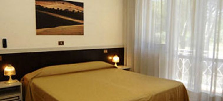 Hotel Raffaello:  CHIANCIANO TERME - SIENA