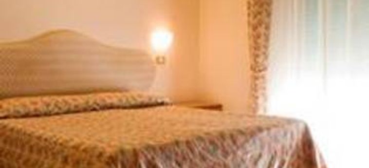 Hotel Villa Ricci:  CHIANCIANO TERME - SIENA