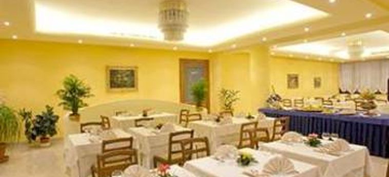 Hotel Villa Ricci:  CHIANCIANO TERME - SIENA