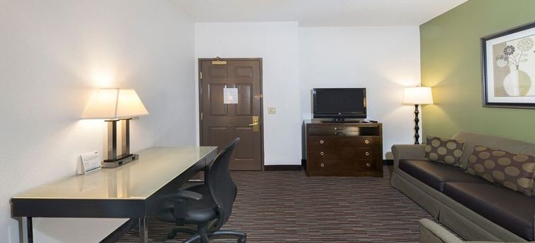 Holiday Inn Express Hotel & Suites Chicago Deerfield-Lincolnshire:  CHICAGO (IL)