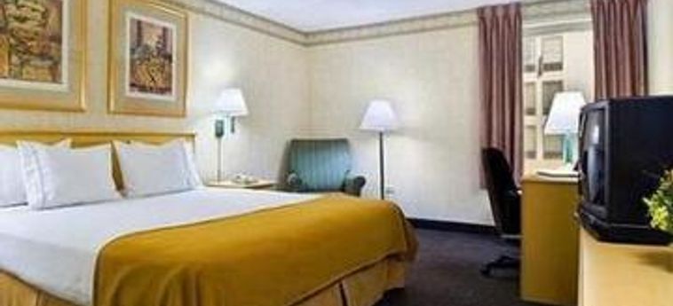 Holiday Inn Express Hotel & Suites Chicago-Midway Airport:  CHICAGO (IL)
