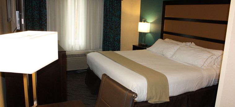 Hotel Holiday Inn Express Ludlow - Chicopee Area:  CHICOPEE (MA)