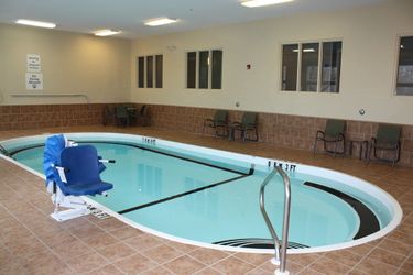 Hotel Holiday Inn Express Ludlow - Chicopee Area:  CHICOPEE (MA)