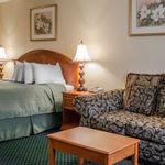 Hotel QUALITY INN NEAR MANATEE SPRINGS STATE PARK