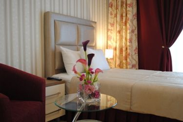 Hotel Best Western Plus Flowers:  CHISINAU