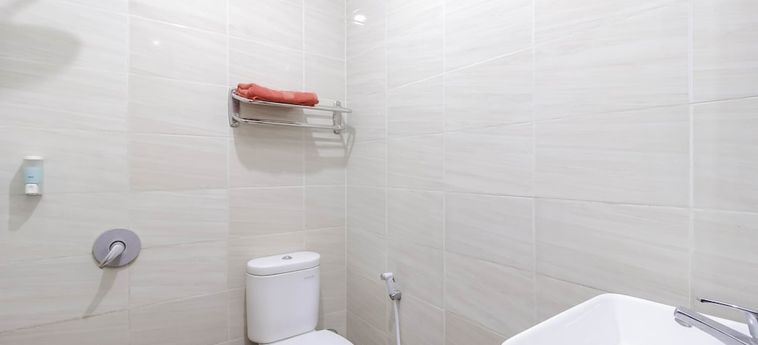 Hotel Reddoorz Near Pasar Pagi Cirebon Cirebon: Foto 