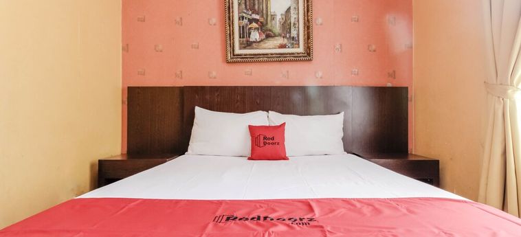 Hotel Reddoorz Near Pasar Pagi Cirebon Cirebon: Foto 