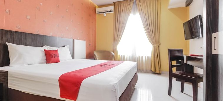 Hotel Reddoorz Near Pasar Pagi Cirebon Cirebon: Foto 
