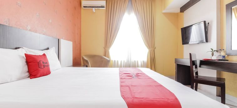 Hotel Reddoorz Near Pasar Pagi Cirebon Cirebon: Foto 