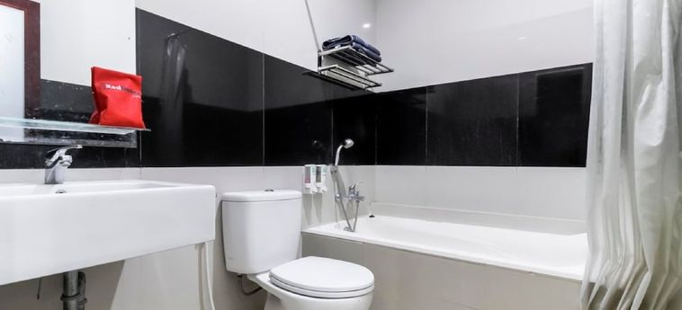 Hotel Reddoorz Plus Tuparev Cirebon Cirebon: Foto 