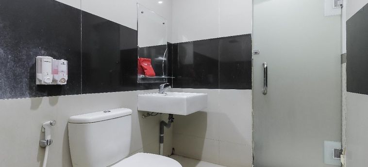 Hotel Reddoorz Plus Tuparev Cirebon Cirebon: Foto 