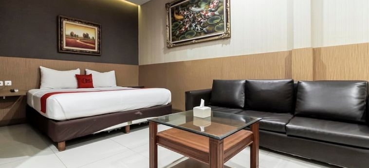 Hotel Reddoorz Plus Tuparev Cirebon Cirebon: Foto 