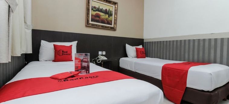 Hotel Reddoorz Plus Tuparev Cirebon Cirebon: Foto 