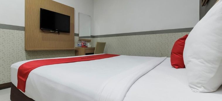 Hotel Reddoorz Plus Tuparev Cirebon Cirebon: Foto 