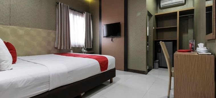 Hotel Reddoorz Plus Tuparev Cirebon Cirebon: Foto 