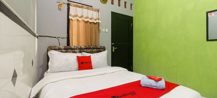 Hotel Reddoorz Syariah Near Ciledug Station Cirebon: Foto 