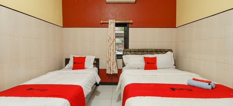 Hotel Reddoorz Syariah Near Ciledug Station Cirebon: Foto 