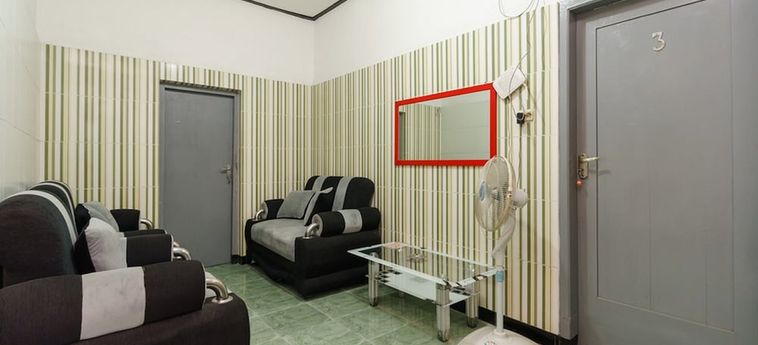 Hotel Reddoorz Syariah Near Ciledug Station Cirebon: Foto 