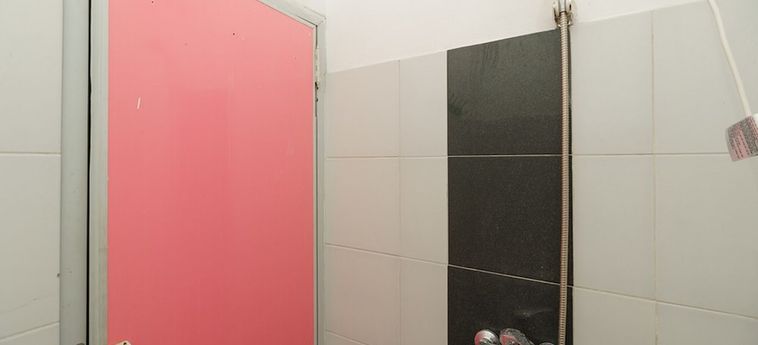 Hotel Reddoorz Syariah Near Ciledug Station Cirebon: Photo 