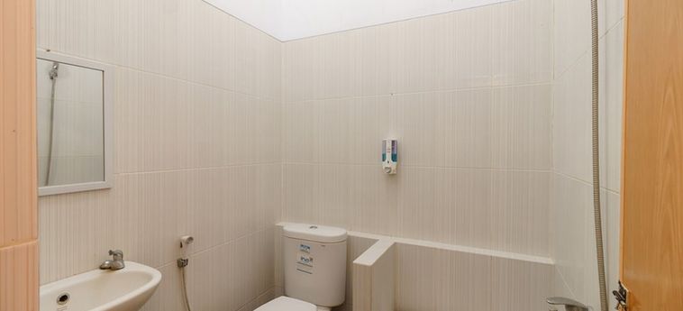Hotel Reddoorz Syariah Near Ciledug Station Cirebon: Photo 