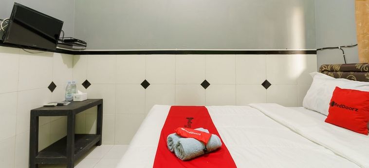 Hotel Reddoorz Syariah Near Ciledug Station Cirebon: Photo 