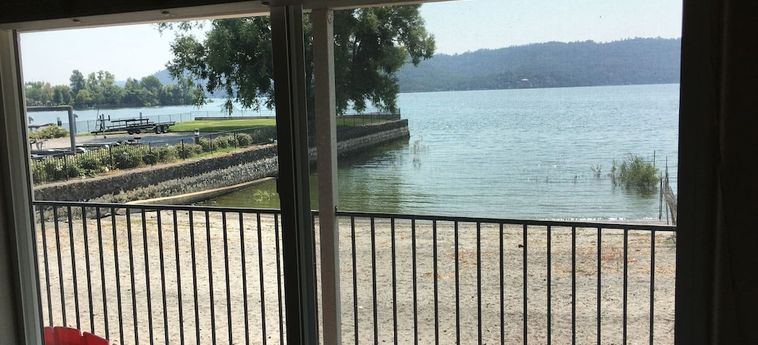 Hotel Clear Lake Cottages & Marina:  CLEARLAKE (CA)