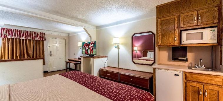 RED ROOF INN & SUITES CLINTON 3 Stelle