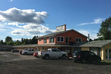 Hotel The Cedarview Motel:  COBOURG