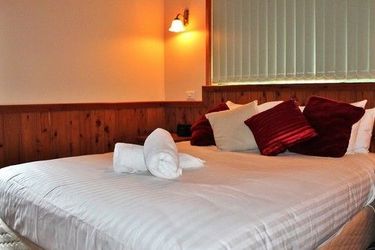 Hotel Freycinet Cottage 1:  COLES BAY - TASMANIA