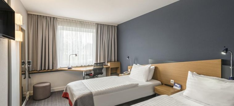 Hotel Holiday Inn Express Cologne - Muelheim:  COLONIA