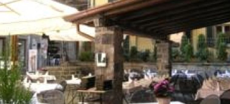 Hotel Residence Antico Pozzo:  COMER SEE